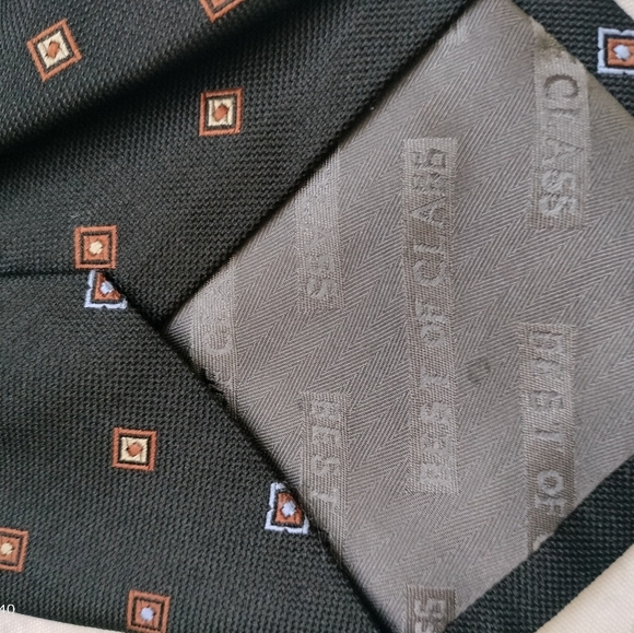 Robert Talbott Men's Silk Necktie Geometric Square Handsewn Finest Silk Classic - Picture 6 of 11